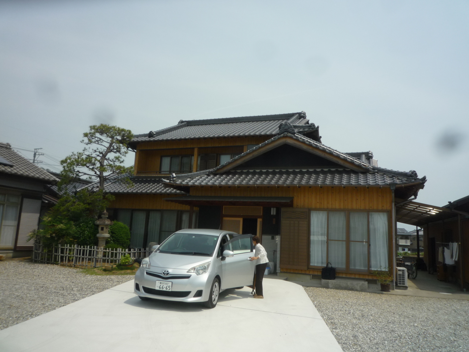 玄関までスムーズ!暮らしがラクになるお庭づくり